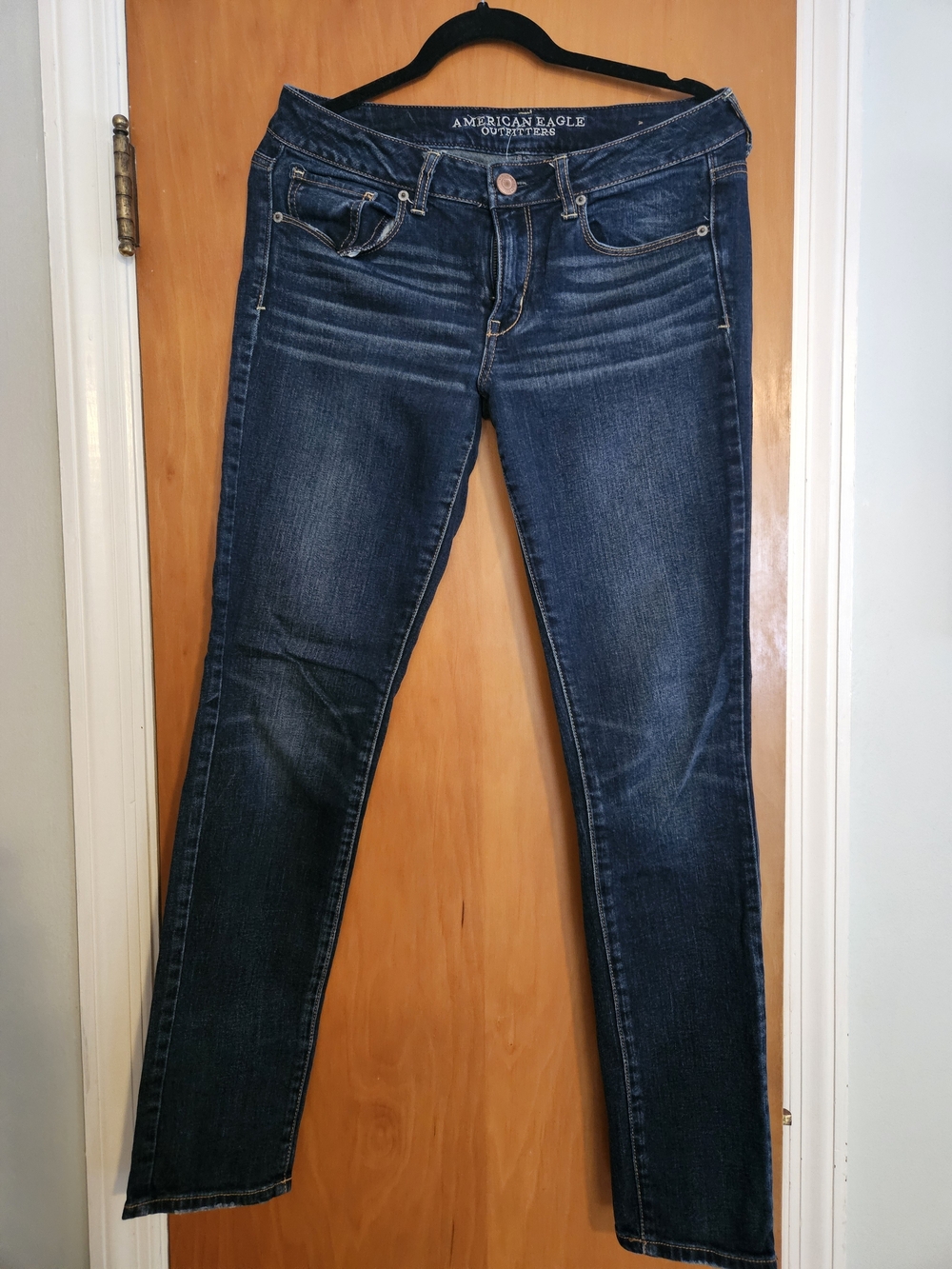 American Eagle Outfitters Women’s Dark Wash Skinny Jeans